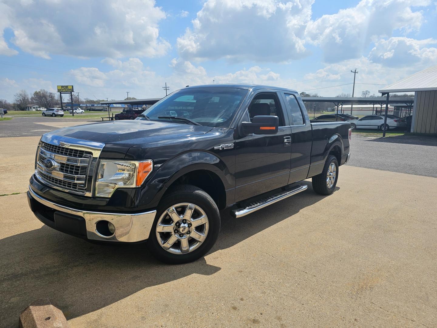 2013 BLACK Ford F-150 XLT SuperCab 8-ft. Bed 2WD (1FTEX1CM6DK) with an 3.7L V6 DOHC 24V engine, 6-Speed Automatic transmission, located at 533 S Seven Points BLVD, Seven Points, TX, 75143, (430) 255-4030, 32.313999, -96.209351 - Photo#0